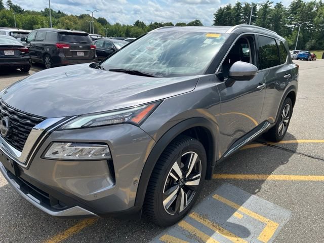 Used 2023 Gun Metallic Nissan SL image 7