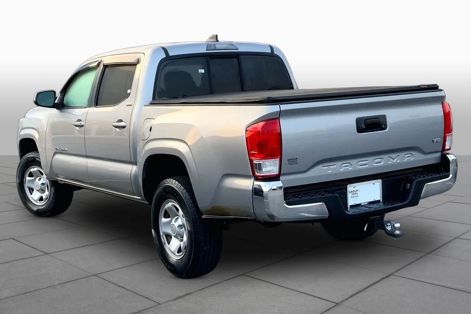 Used 2016 Silver Sky Metallic Toyota SR5 image 11