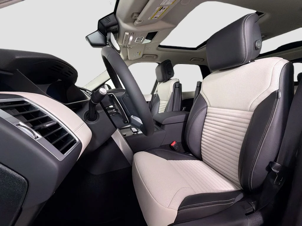 New 2026 Fuji White Land Rover S image 22