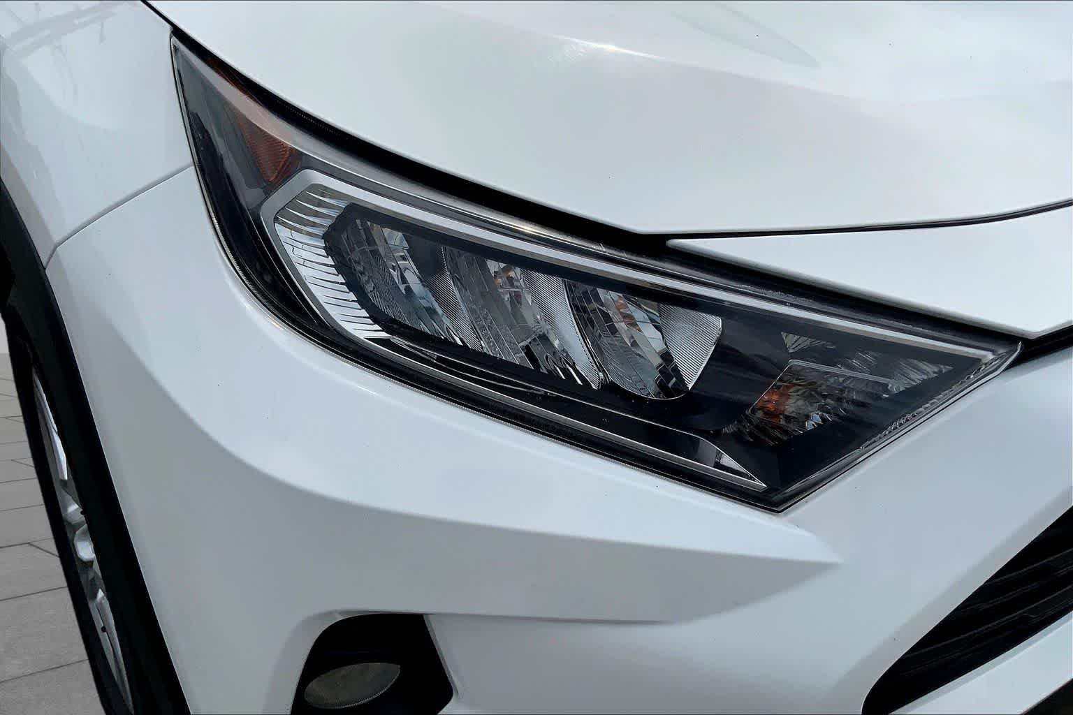 Used 2021 Super White Toyota XLE image 27