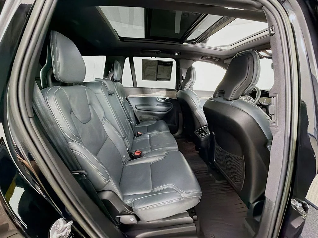 Used 2023 Onyx Black Metallic Volvo Ultimate image 30