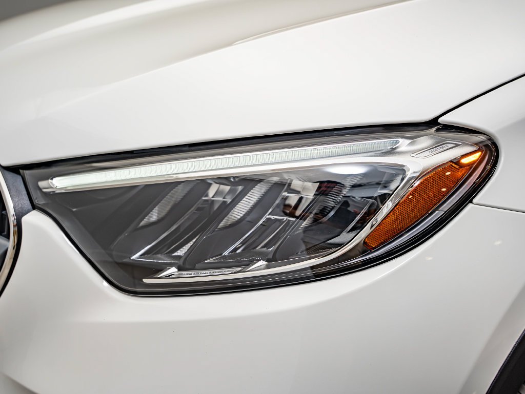 New 2027 Polar White Mercedes-Benz GLC 300 image 12