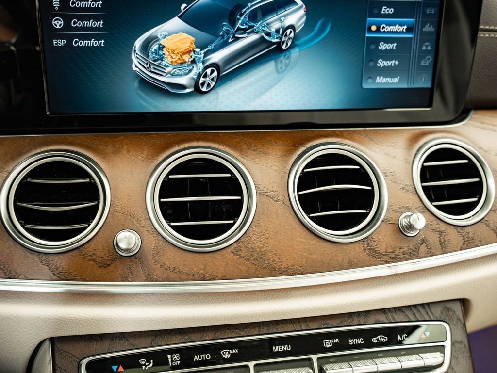 Used 2018 White Mercedes-Benz E 400 Wagon image 36