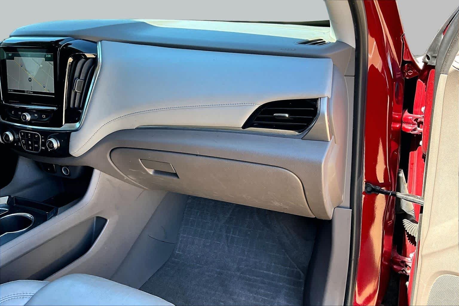 Used 2018 Cajun Red Tintcoat Chevrolet LT Leather image 17