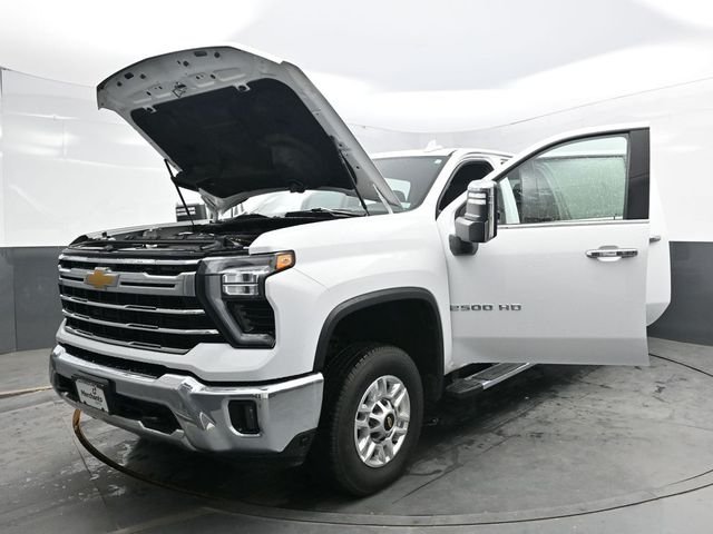 Used 2024 White Chevrolet LTZ image 35