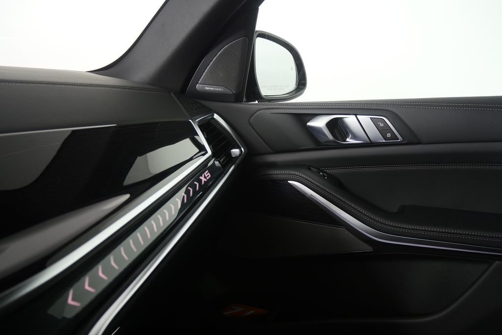 Used 2026 Carbon Black Metallic BMW sDrive40i image 25