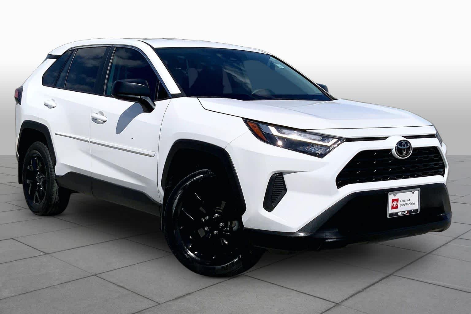 Used 2023 Ice Cap Toyota LE image 3