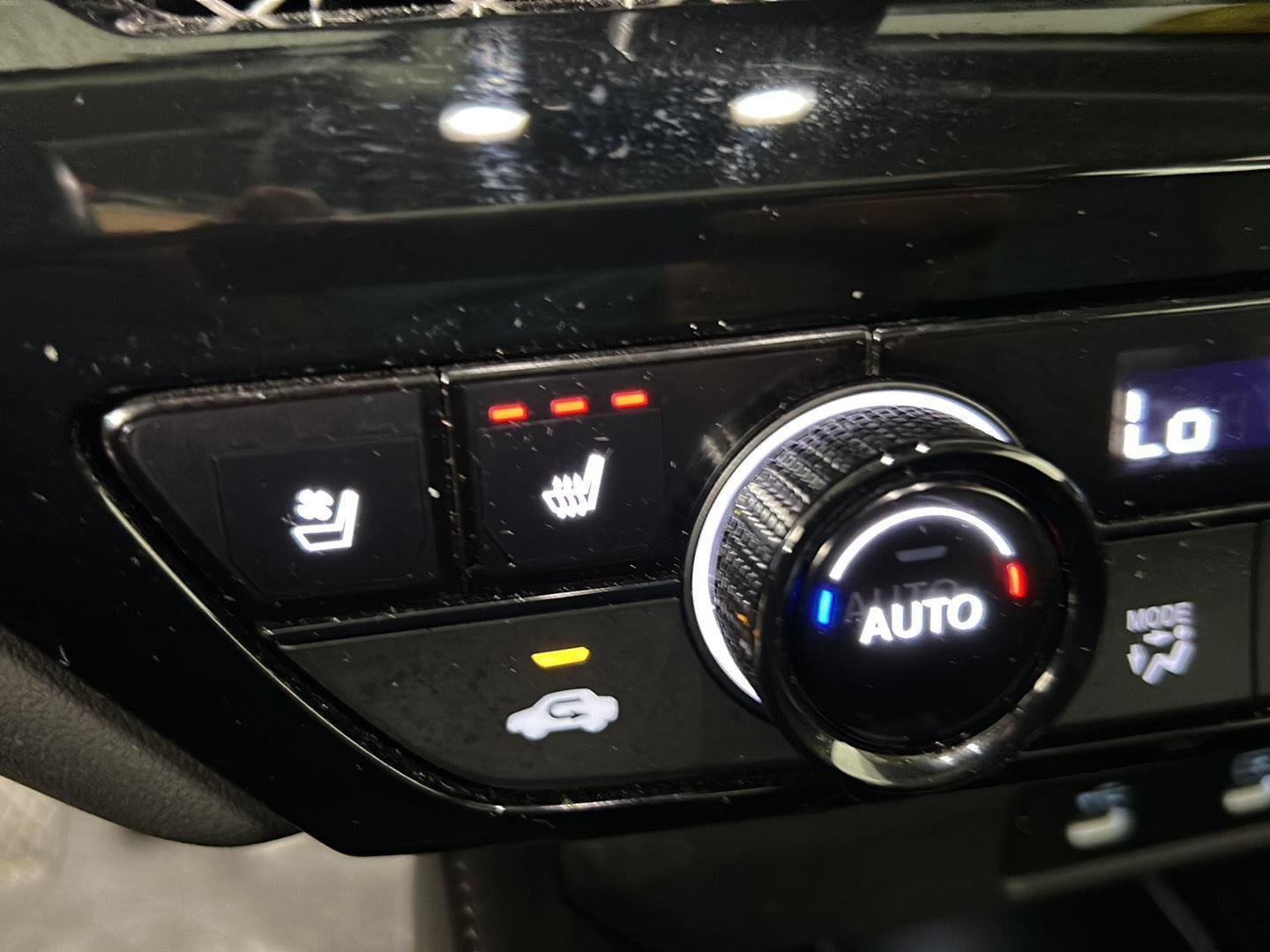 Used 2023 Platinum White Pearl Honda Touring image 25