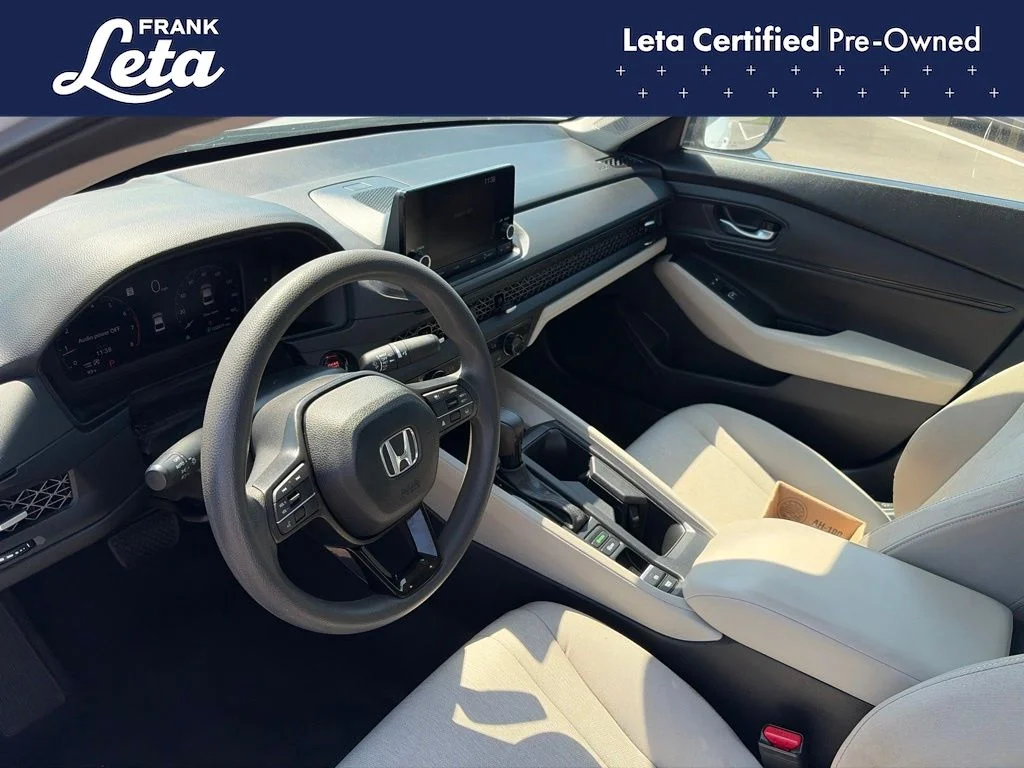 Certified Used 2025 White Honda SE image 9