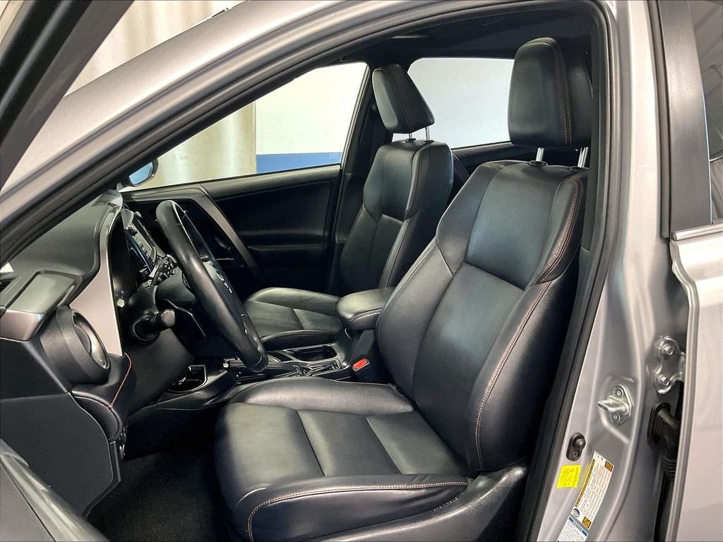 Used 2018 Silver Toyota SE image 10