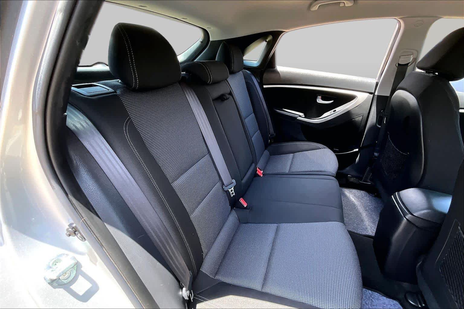 Used 2013 Shimmering Silver Hyundai  image 19