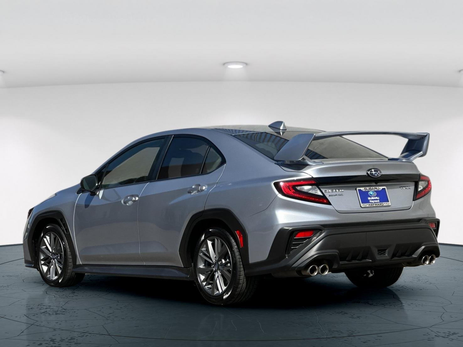 Used 2022 Ice Silver Metallic Subaru 4D Sedan image 4