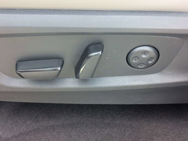 New 2027 2T RAD WHT INFINITI Autograph AWD image 21