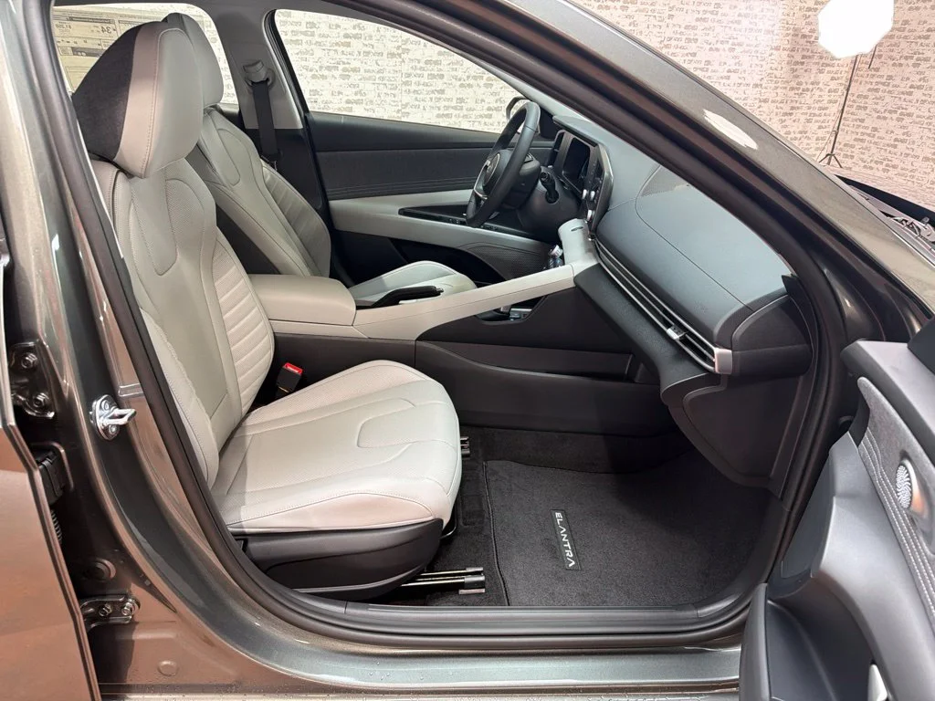 New 2026 Amazon Gray Hyundai SEL Sport Plus image 10