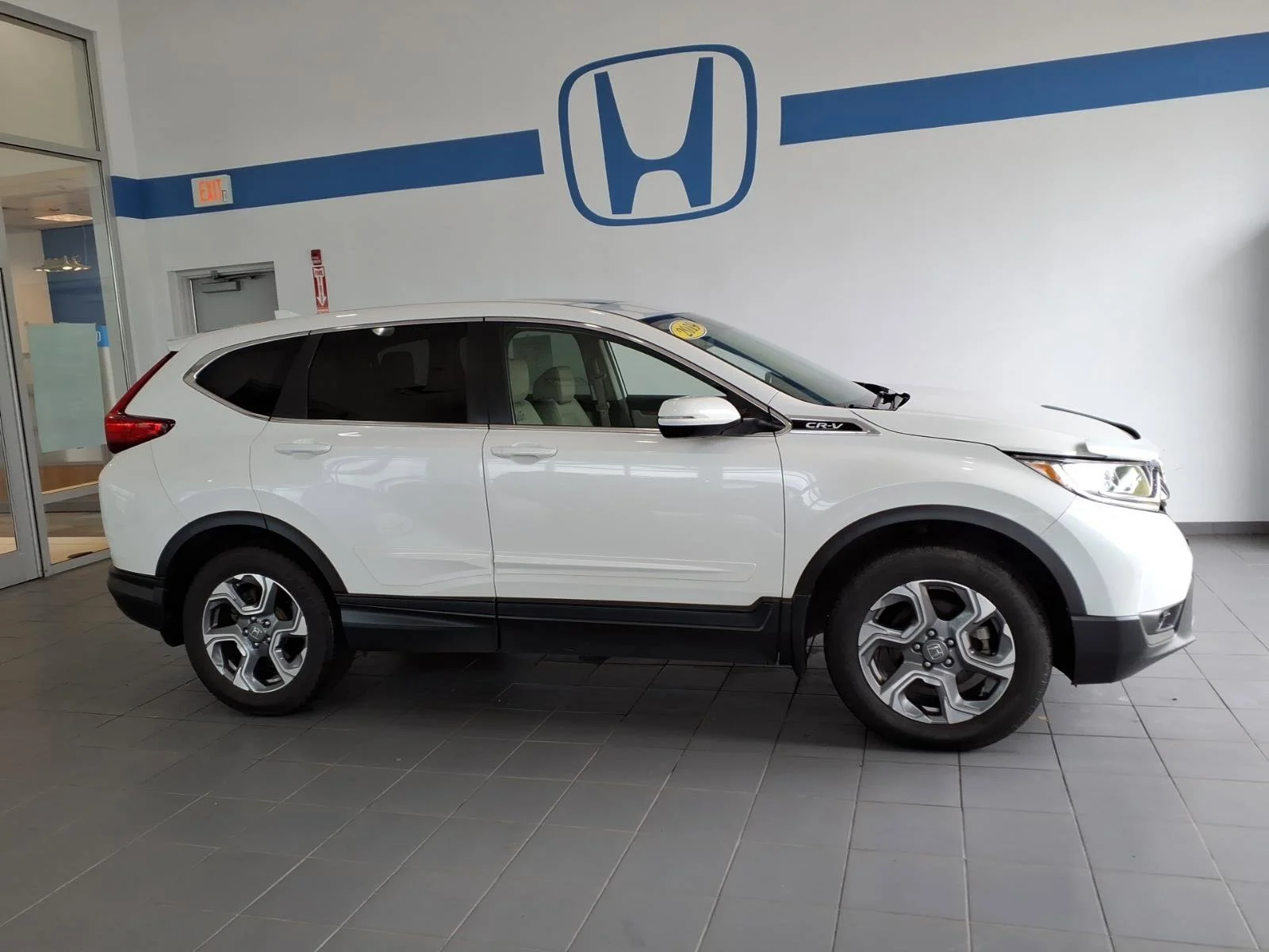 Certified Used 2019 Platinum White Pearl Honda EX-L image 4