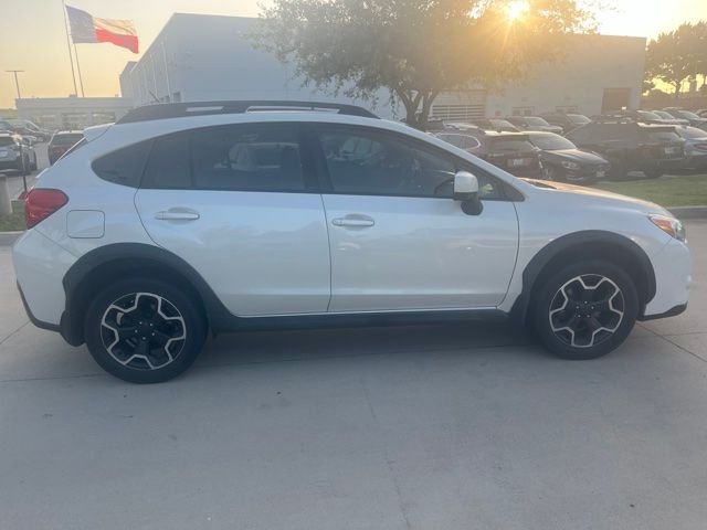 Used 2014  Subaru 2.0i Premium image 2