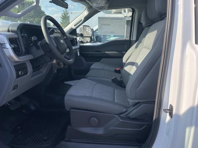 New 2026 Oxford White Ford F-450® XL image 5