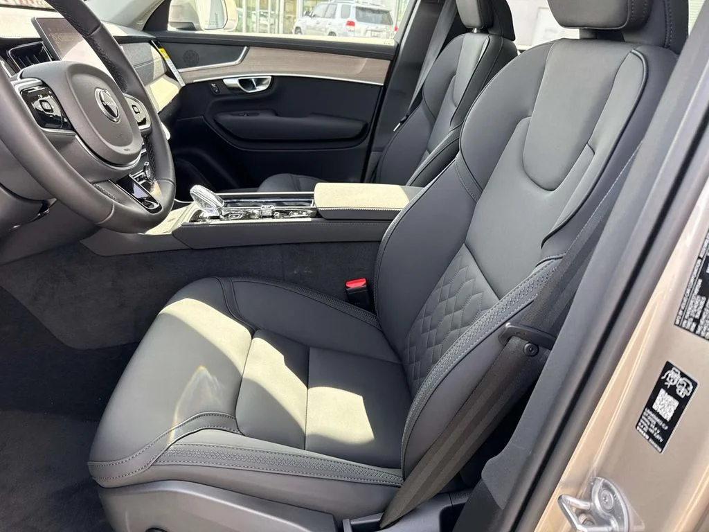 New 2026  Volvo B6 Plus 7-Seater image 21