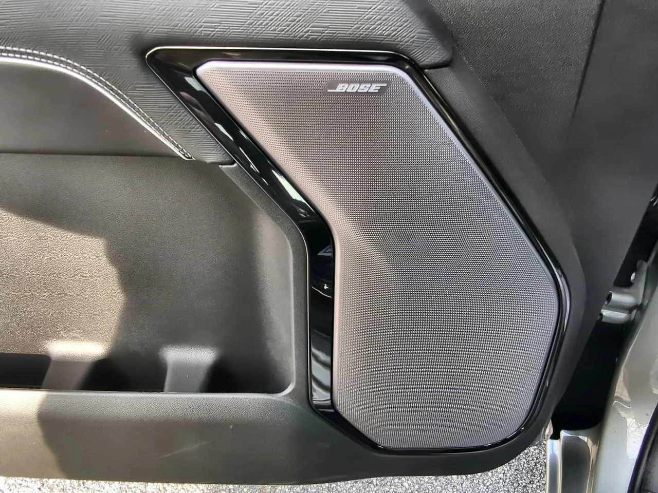 New 2026 Sterling Metallic GMC AT4X image 25