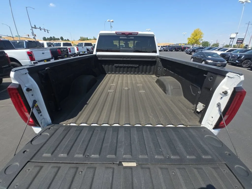 Certified Used 2022 White Frost Tricoat GMC Denali image 24