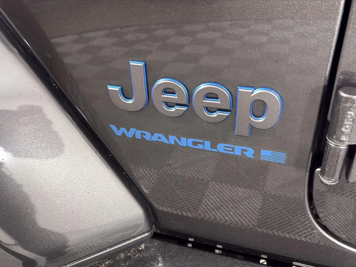Used 2023 Granite Crystal Metallic Clearcoat Jeep Rubicon 20th Anniversary image 11