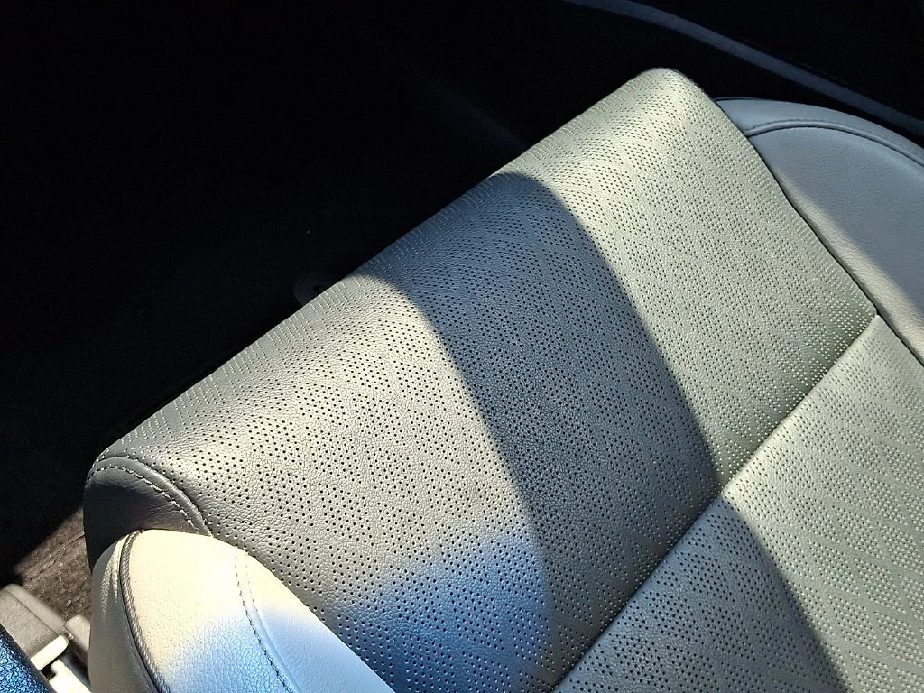 Used 2019 White Kia EX image 27