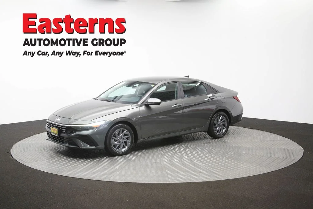 Used 2024 Gray Hyundai SEL image 55