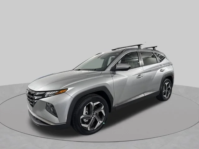 Used 2023 Silver Hyundai SEL image 3