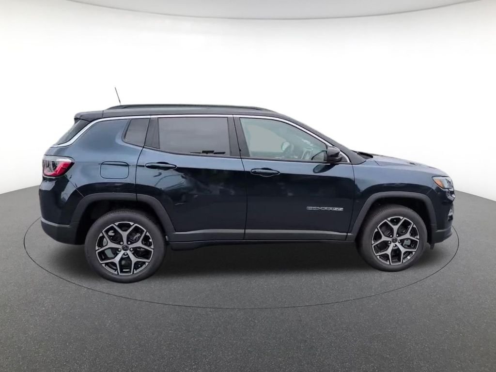 New 2026 Fathom Blue Pearl-Coat Exterior Paint Jeep Limited image 3