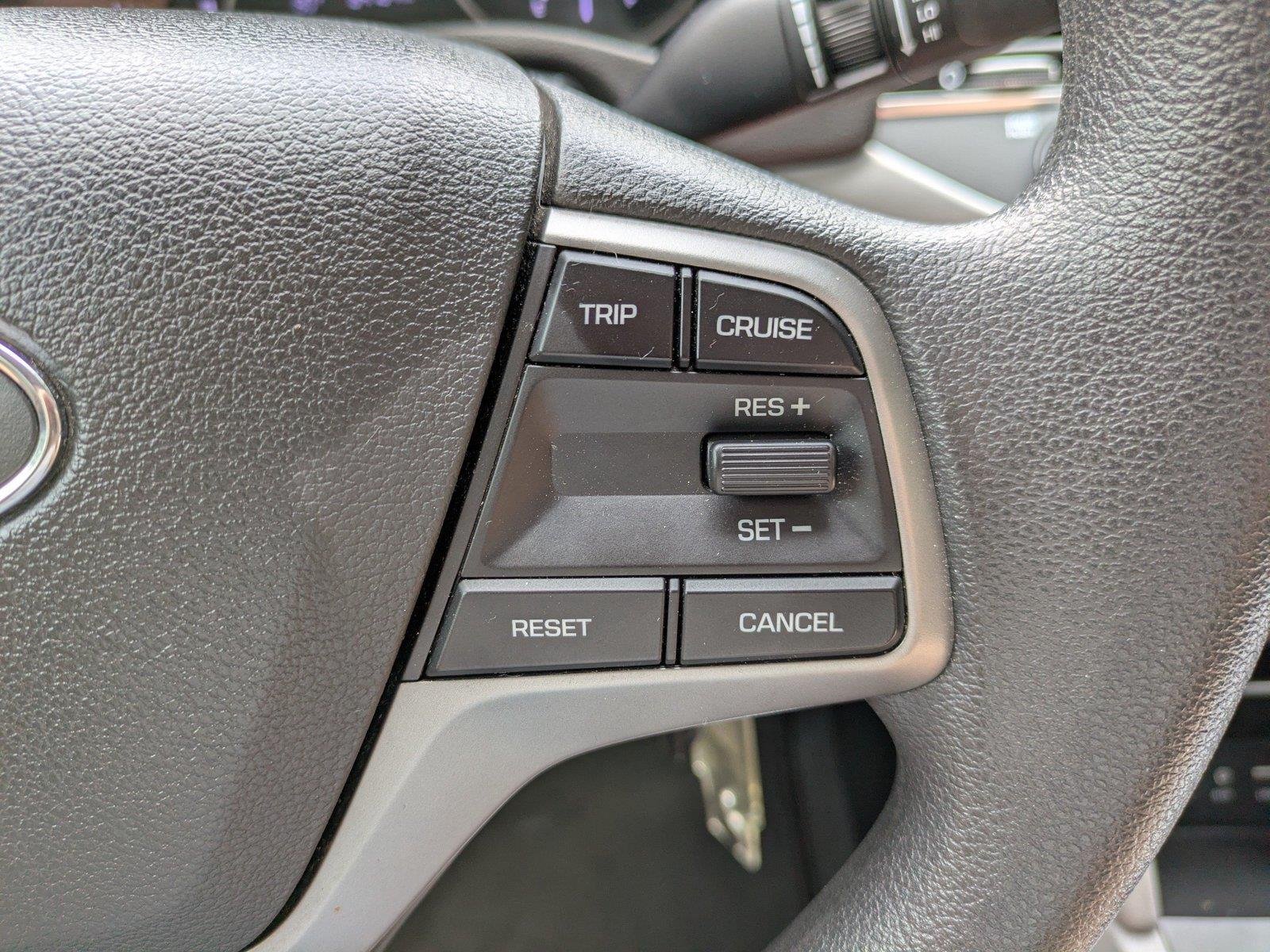 Used 2017 Electric Blue Hyundai SE image 22