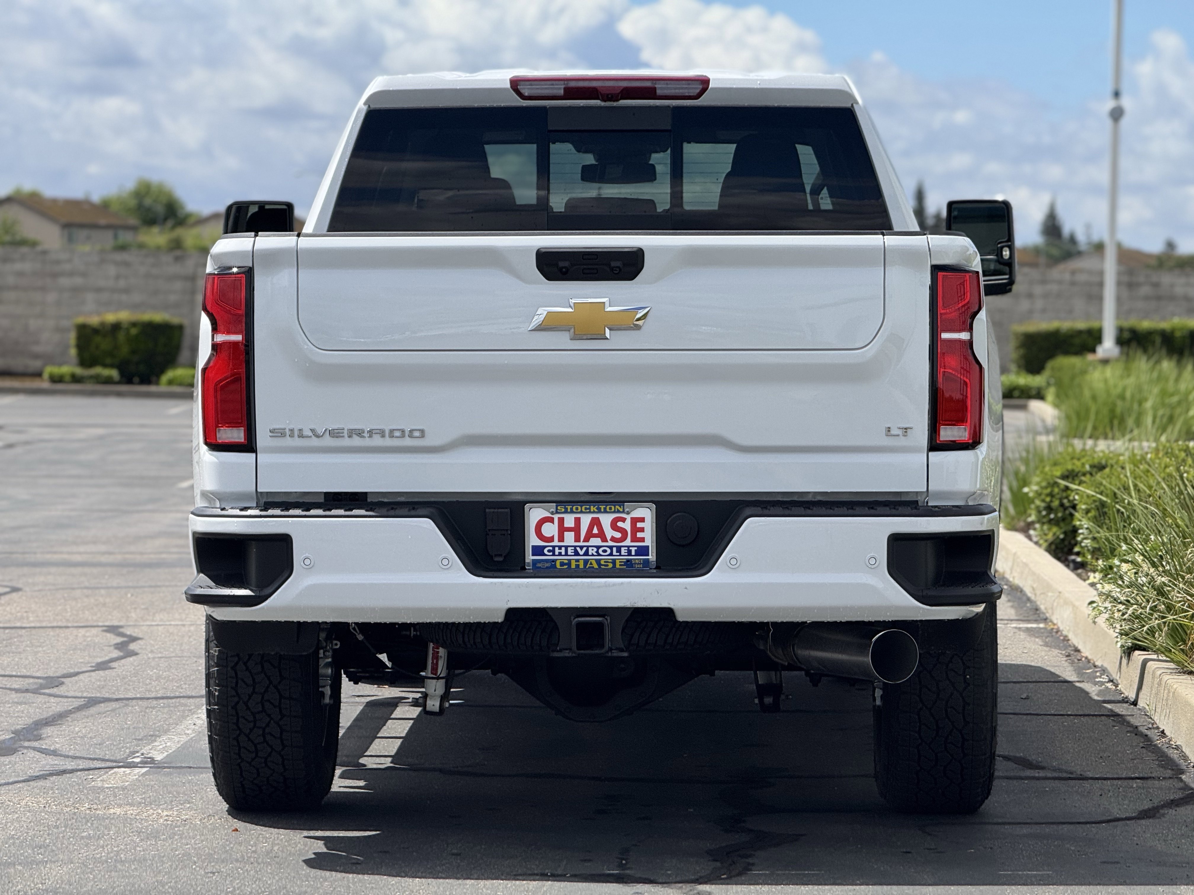 New 2026 Summit White Chevrolet LT image 6