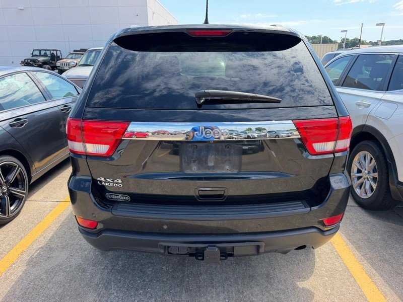 Used 2012 Brilliant Black Crystal Pearlcoat Jeep Laredo image 3