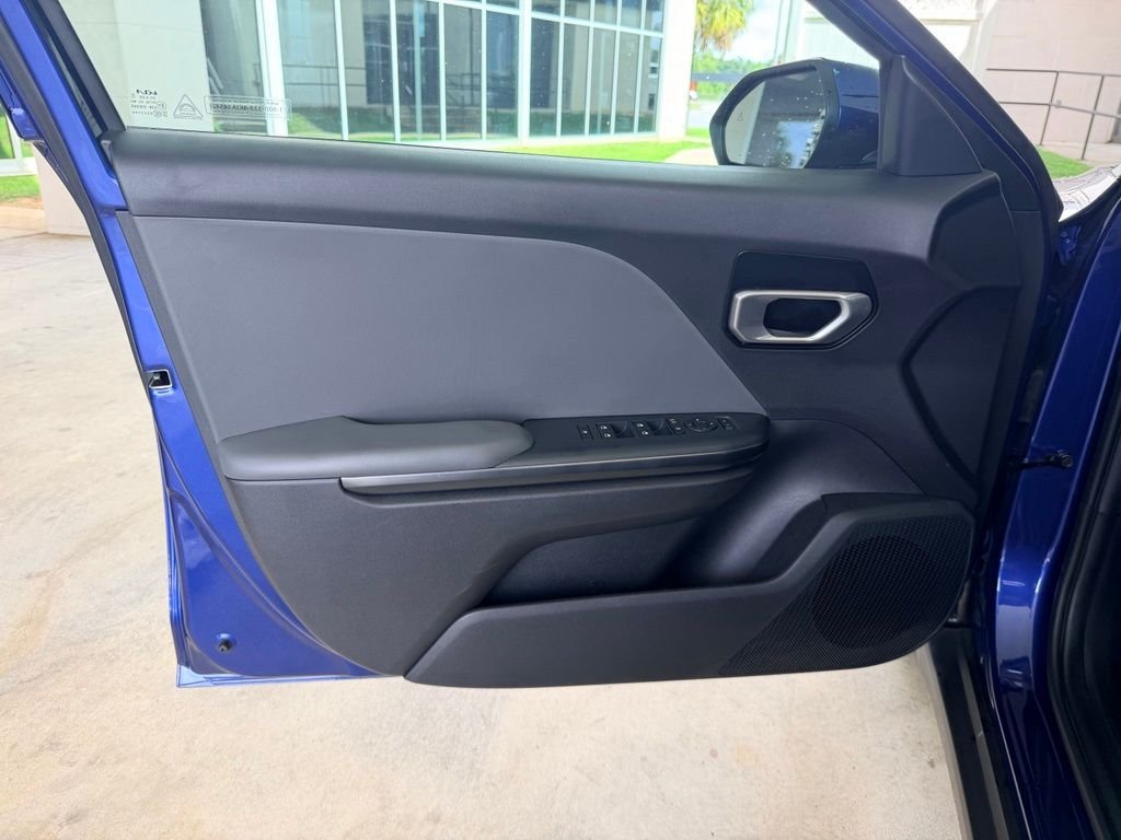 Used 2025 Blue Kia LXS image 10