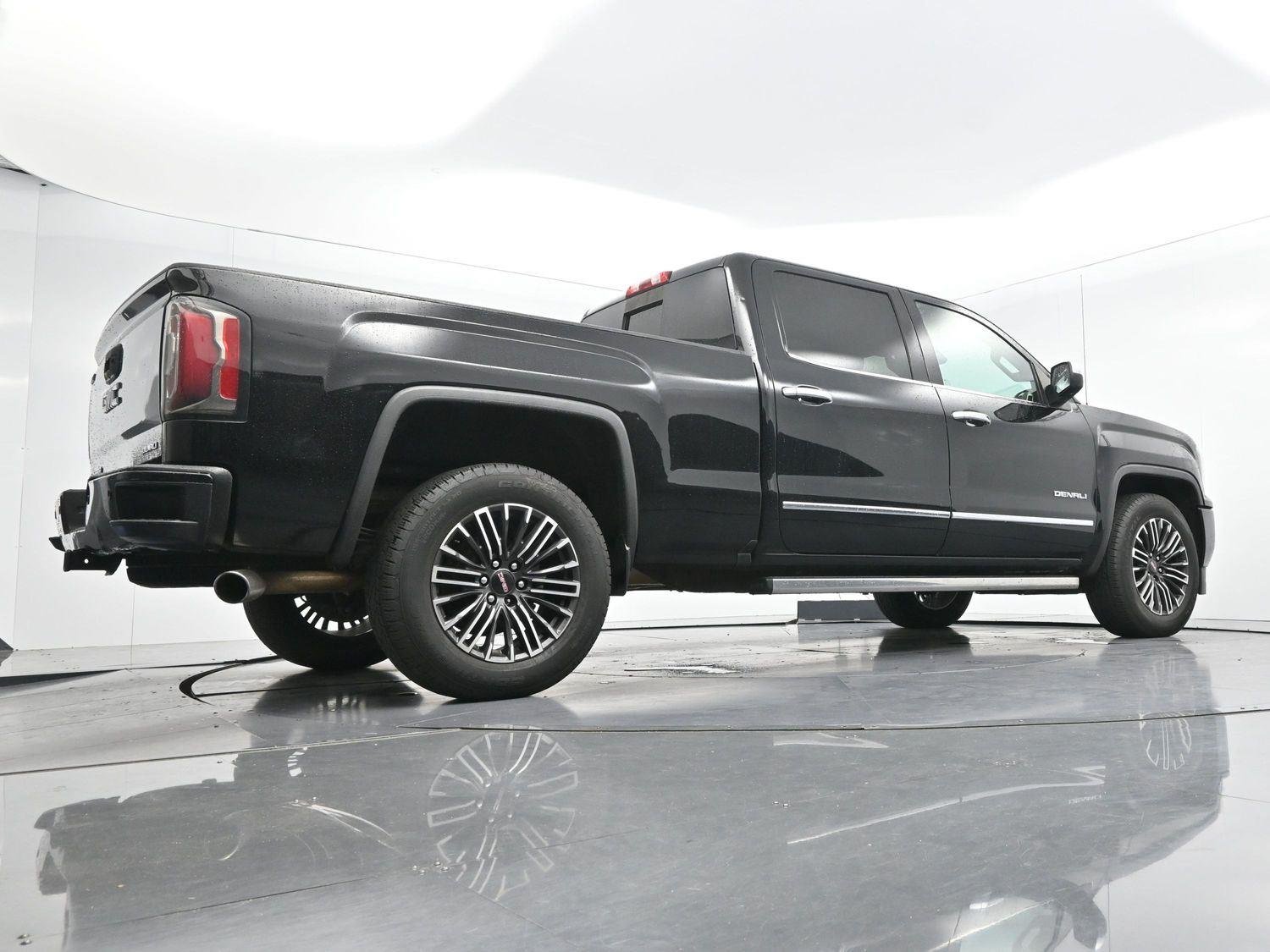 Used 2017 ONYX BLACK GMC Denali image 50