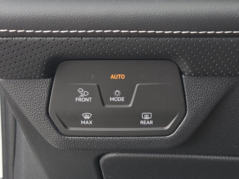 2025 Volkswagen Atlas Cross Sport SE w/Tech - Photo 14