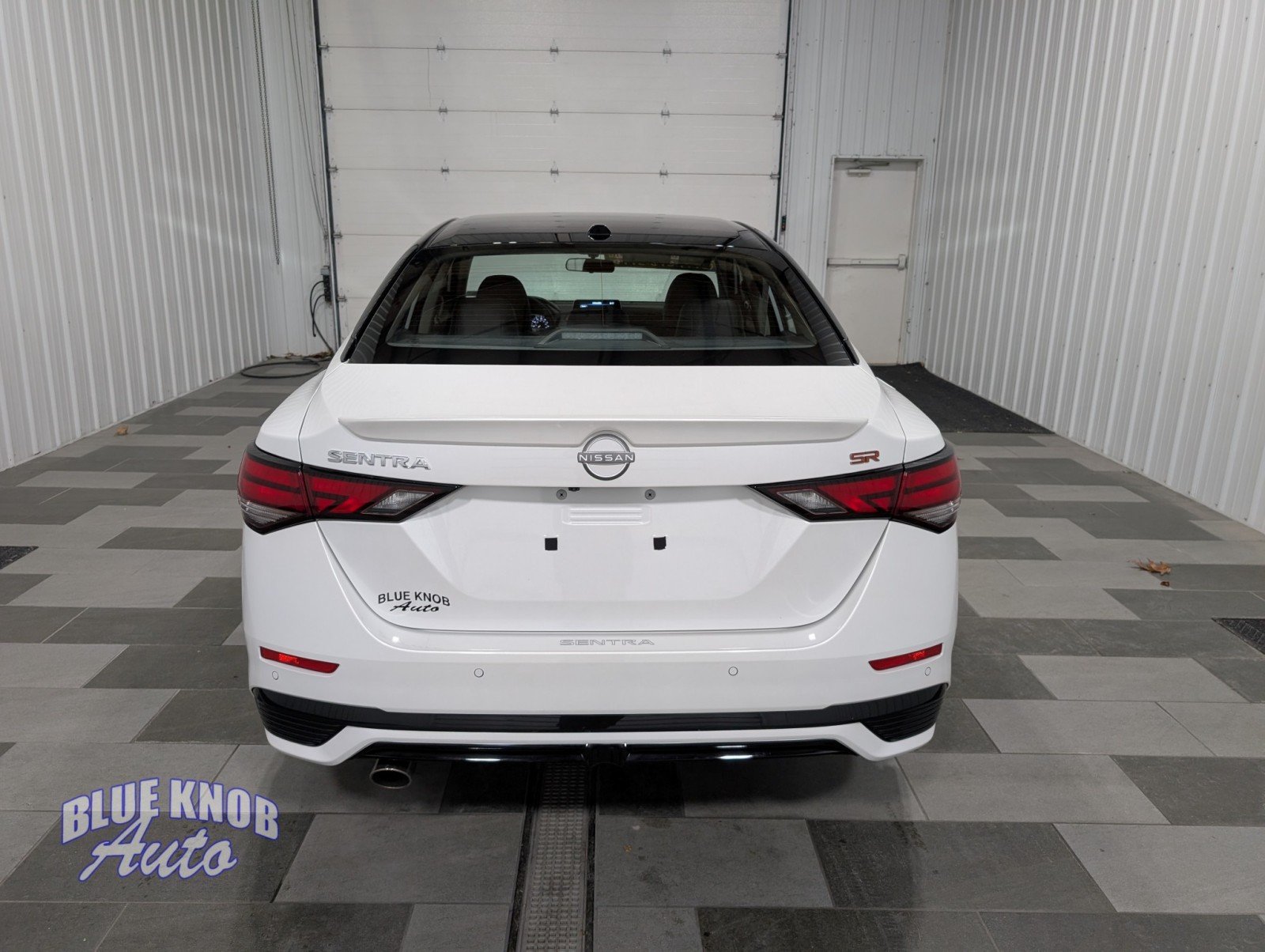 2024 Nissan Sentra SR photo 3