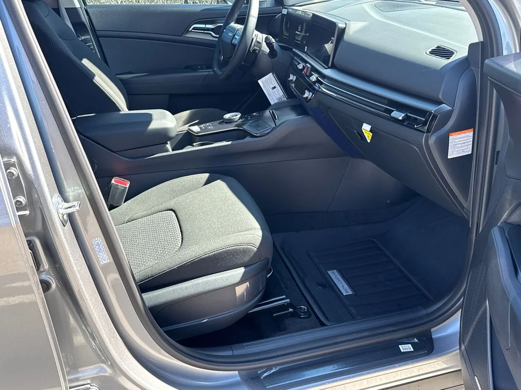 New 2026 Steel Gray Kia LX image 13