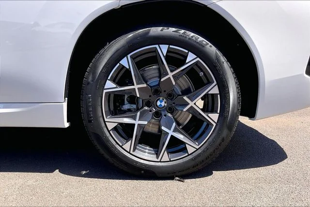 New 2026 Alpine White BMW 30 xDrive image 11