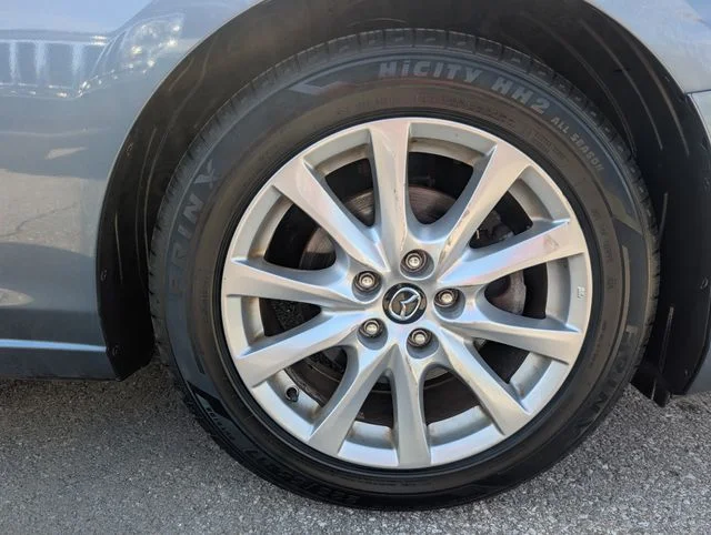 Used 2014 Blue Mazda i Sport image 25
