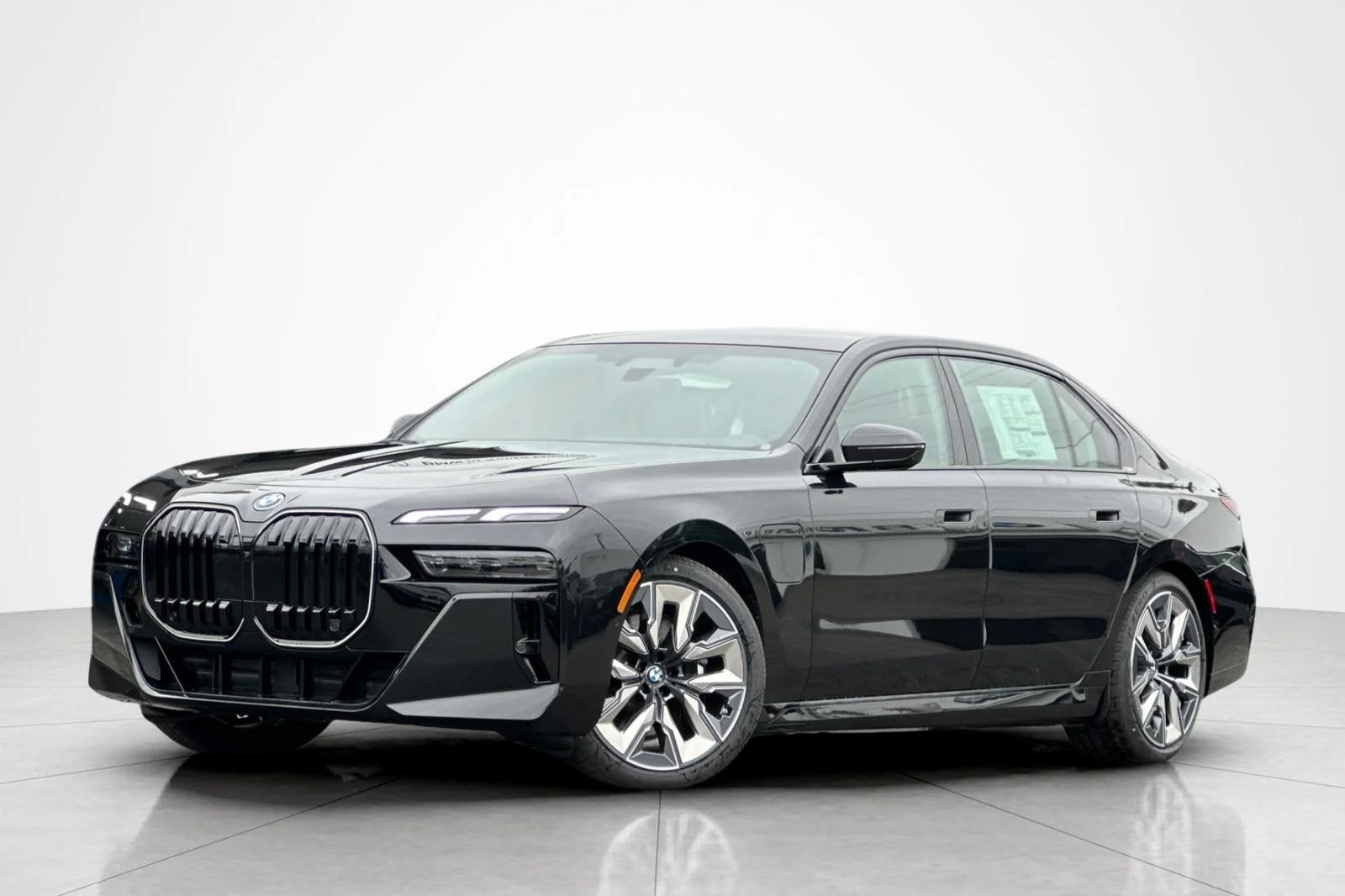 2026 BMW 7 Series 750e xDrive Sedan's photo