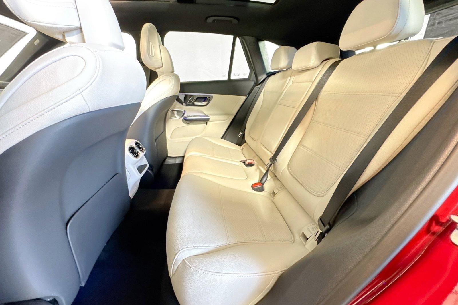 New 2026 Manufaktur Patagonia Red Metallic Mercedes-Benz GLC 300 image 22