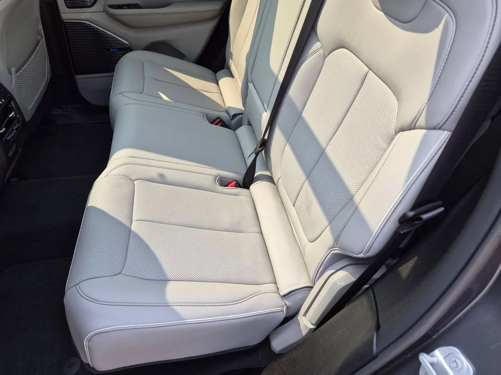 Used 2022 Gray Jeep Overland image 28