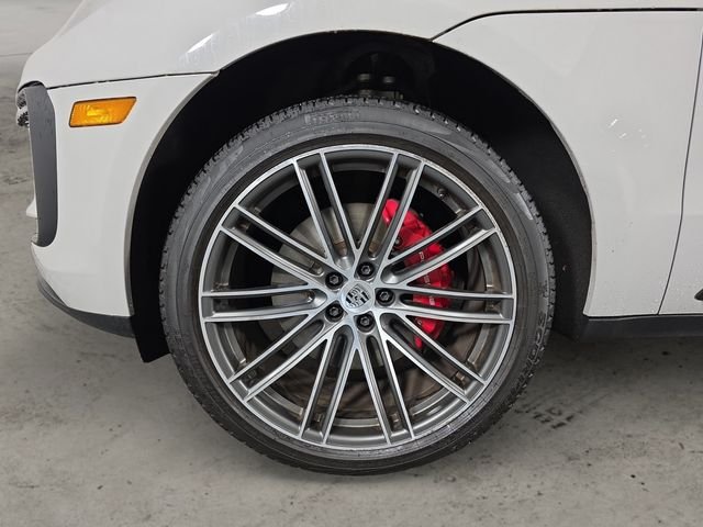 Used 2024  Porsche S image 9