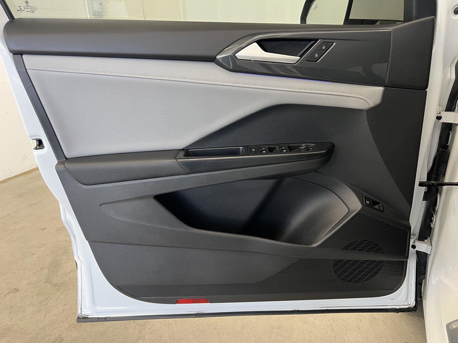 2023 Volkswagen Taos SEL - Photo 11