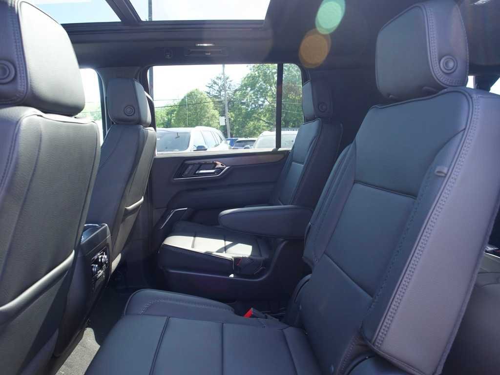 2026 GMC Yukon XL Denali - Photo 14