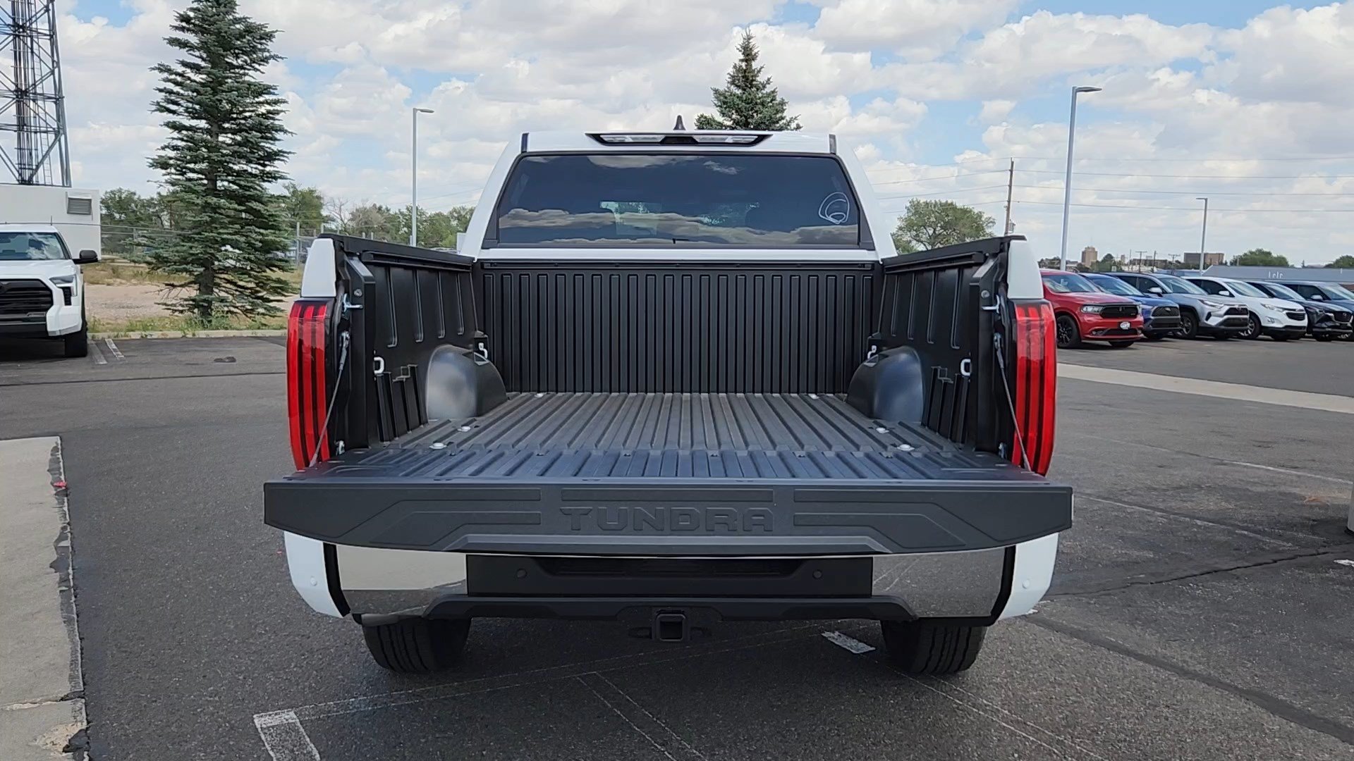 2026 Toyota Tundra SR5 - Photo 17