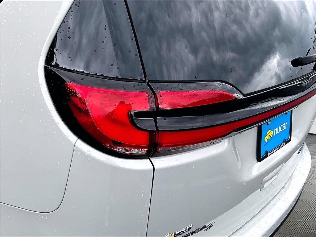 Used 2021 White Chrysler Touring image 31
