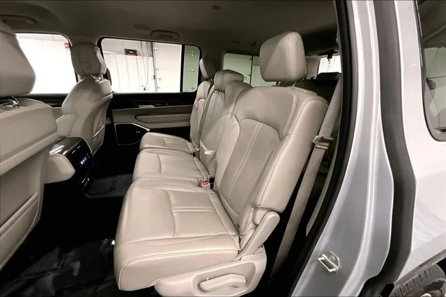 Used 2022 Silver Zynith Jeep Series II image 25