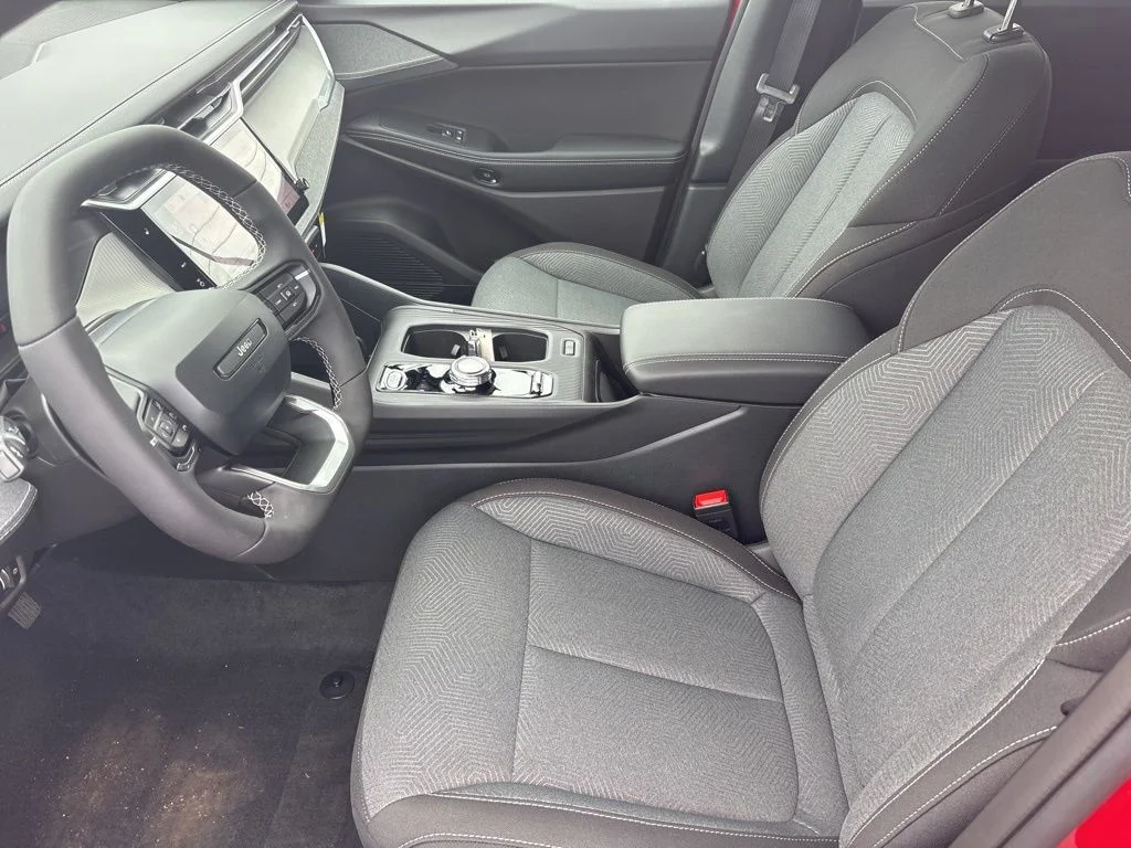 New 2026 Red Hot Pearl-Coat Exterior Paint Jeep Laredo image 16