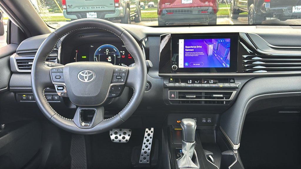 Used 2025 Ice Toyota SE image 8
